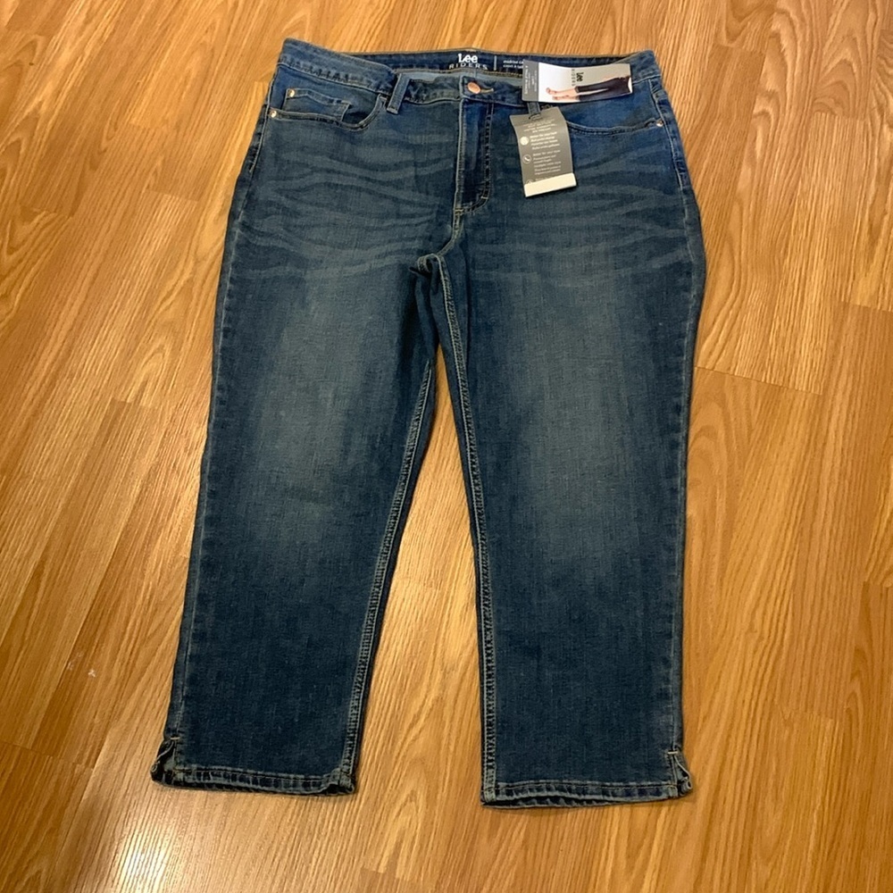 RIDERS BY LEE 16M Midrise Denim Capri - Picture 2 of 12